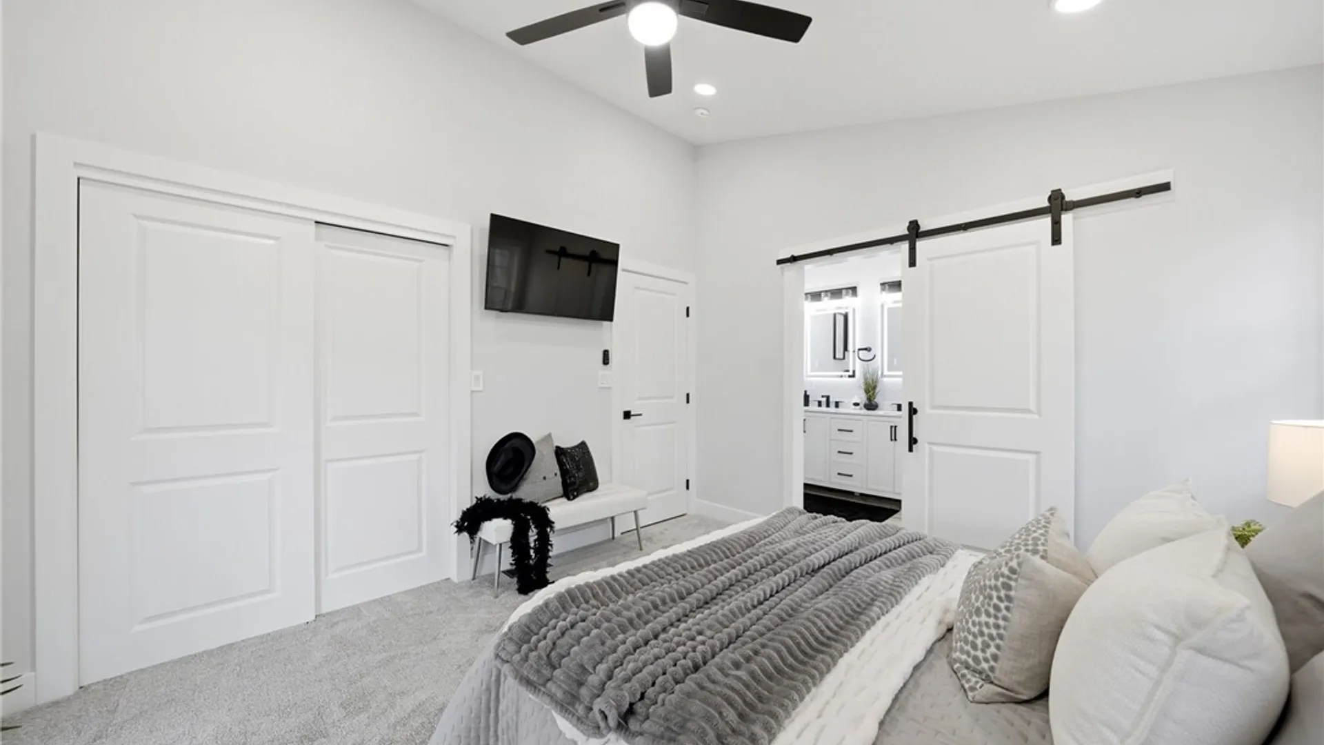 Property at 557 Eisenhower Avenue, Evans, NY 14006 21