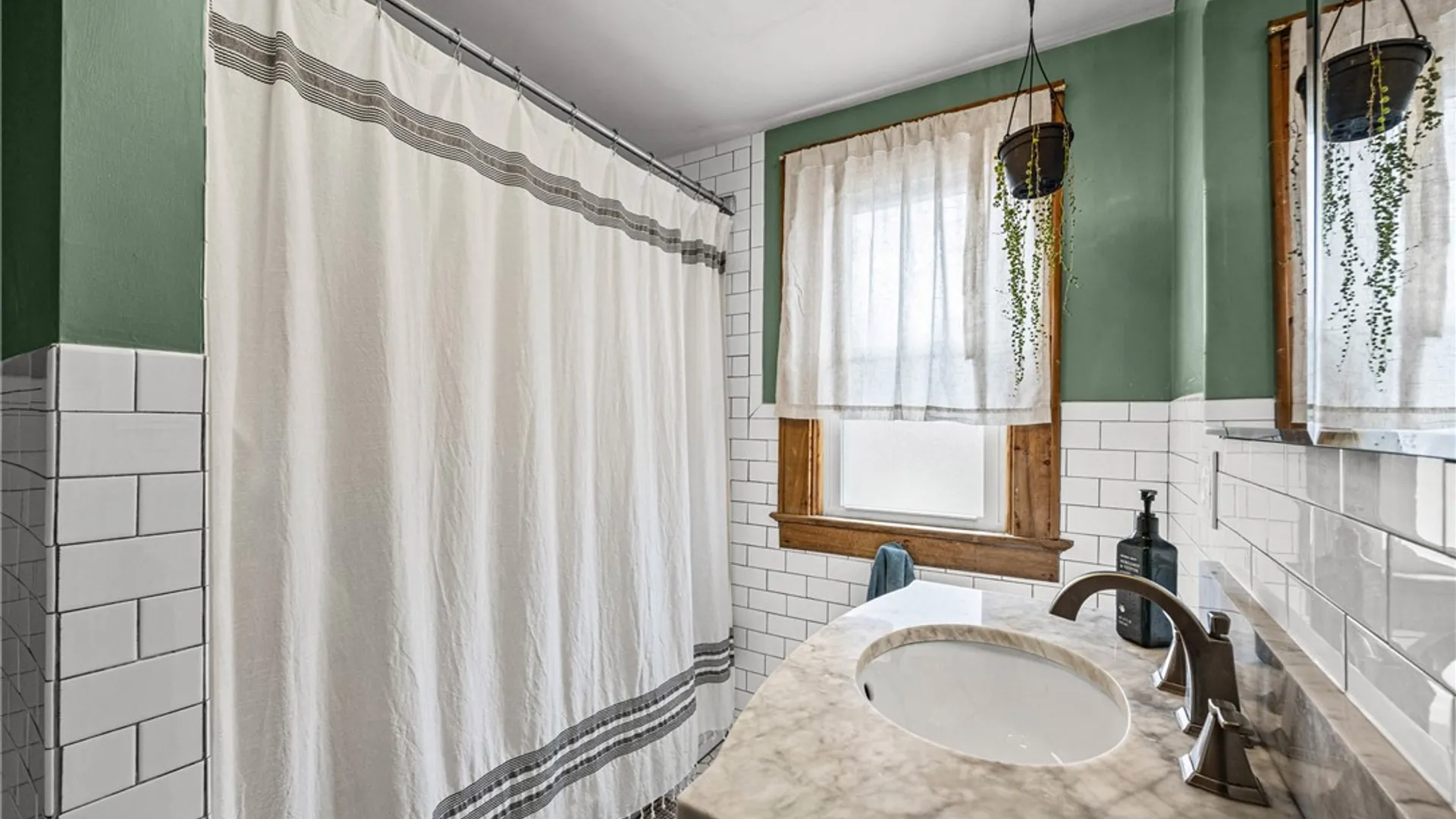 Property at 263 Somershire Drive, Irondequoit, NY 14617 21