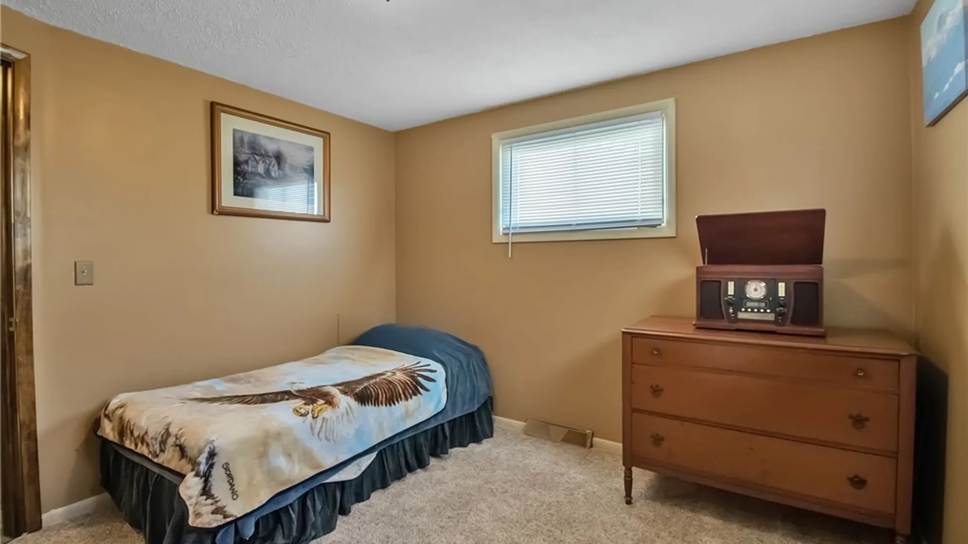 Property at 15 Theresa Drive, Cheektowaga, NY 14227 11