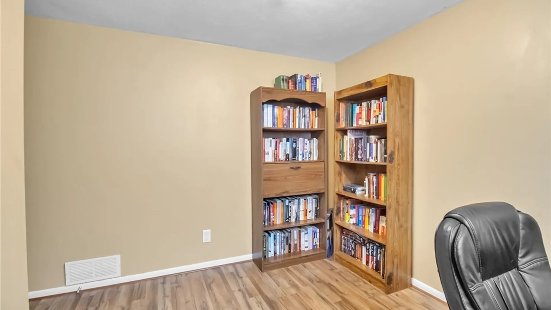 Property at 15 Theresa Drive, Cheektowaga, NY 14227 15