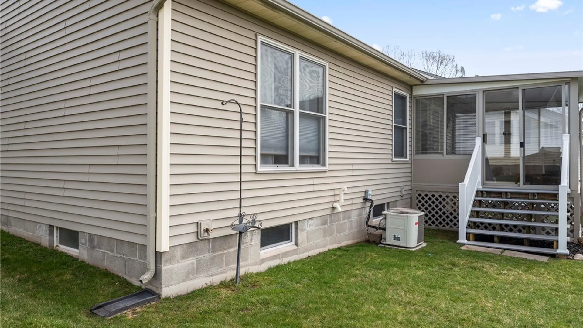 Property at 1461 Woodsview Way, Macedon, NY 14502 5