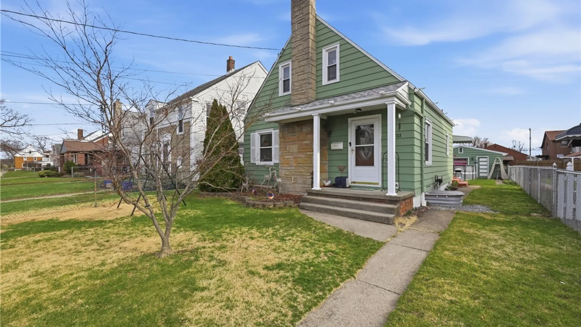 Property at 2733 Woodlawn Avenue, Niagara Falls, NY 14301 2