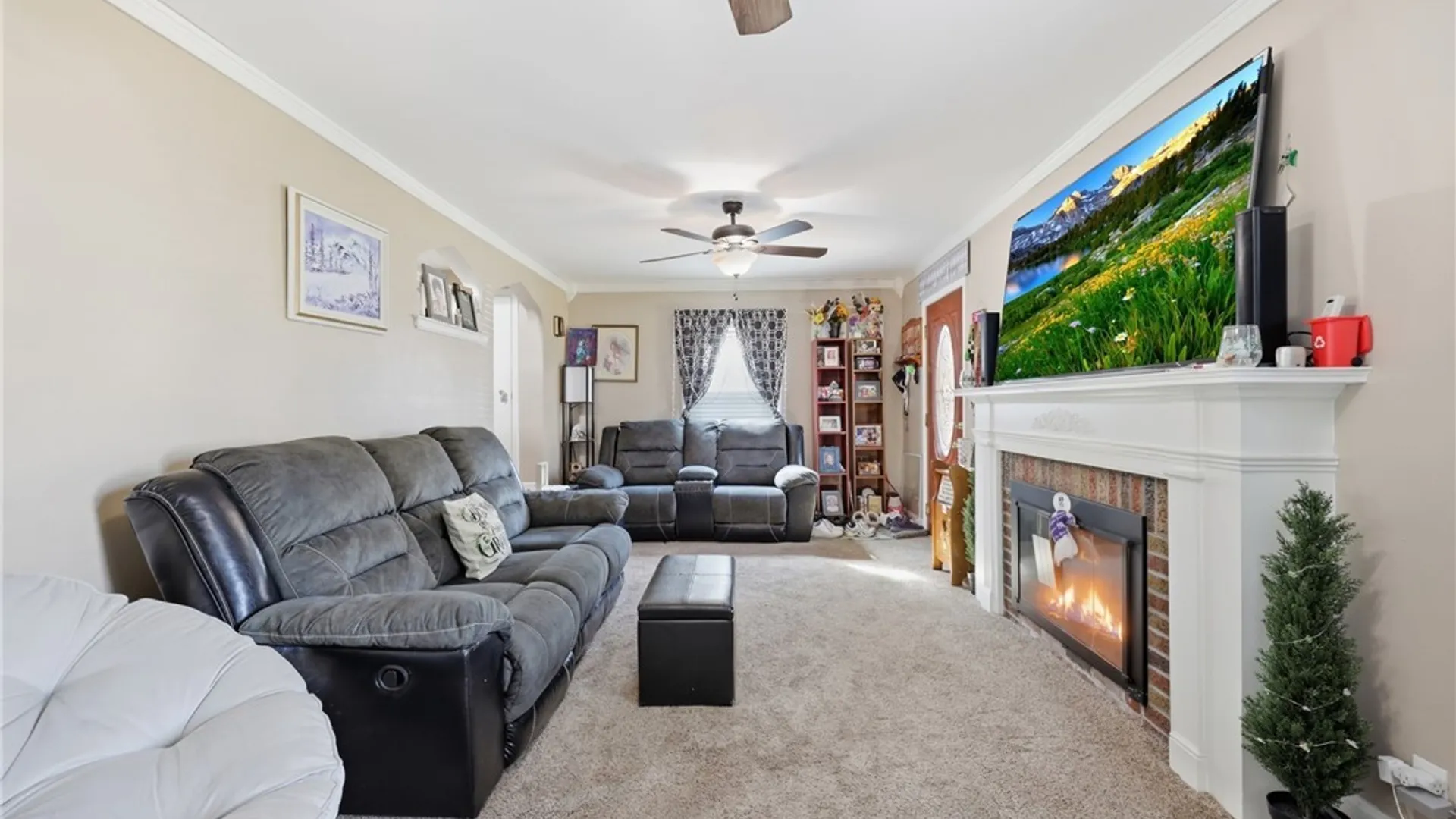 Property at 2733 Woodlawn Avenue, Niagara Falls, NY 14301 6