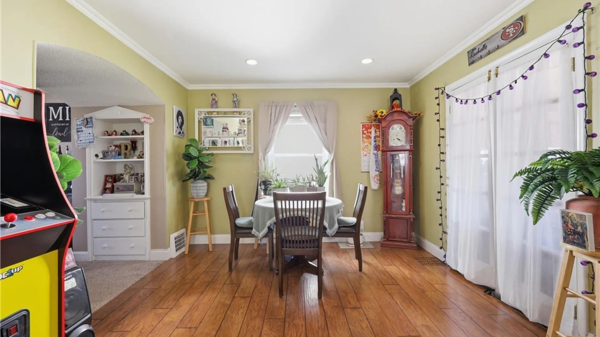 Property at 2733 Woodlawn Avenue, Niagara Falls, NY 14301 9