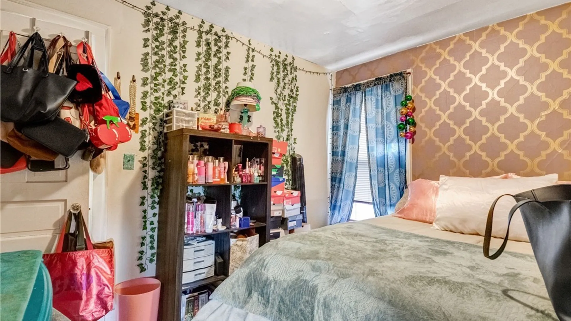 Property at 390 Delavan Avenue, Buffalo, NY 14213 11