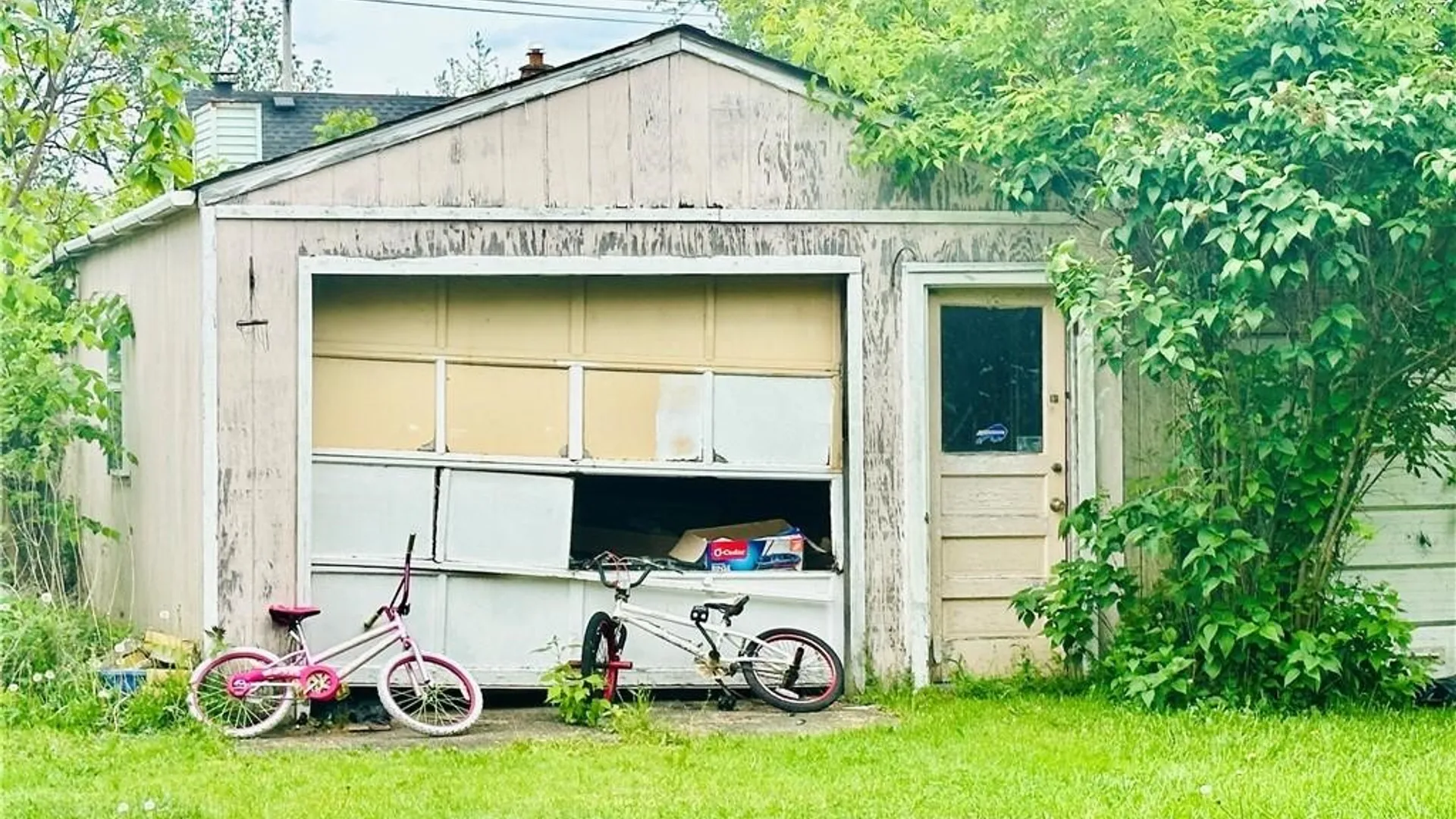 Property at 333 73rd Street, Niagara Falls, NY 14304 4