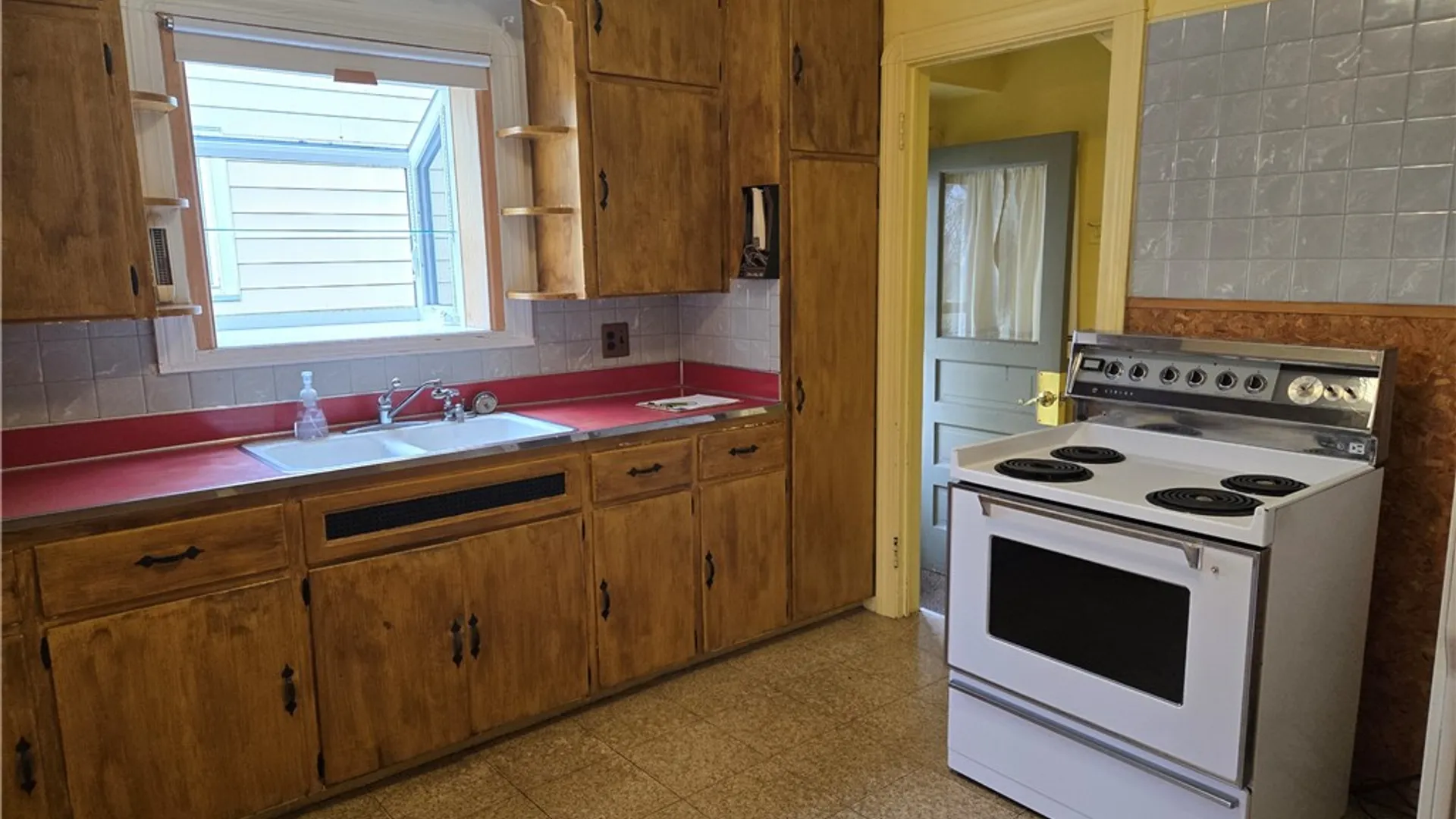 Property at 3 Celia Drive, Henrietta, NY 14623 13