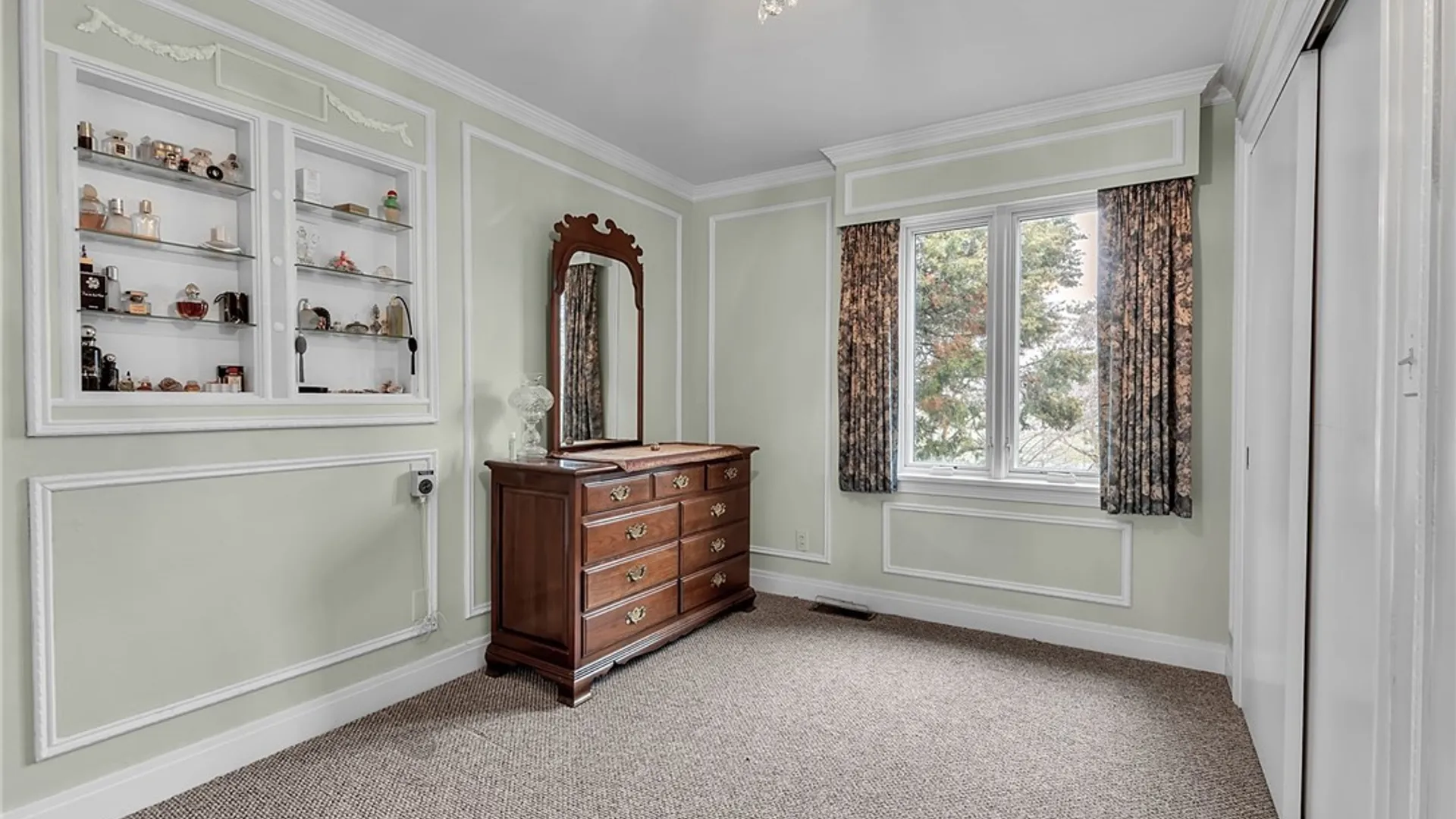 Property at 75 Nottingham Terrace, Buffalo, NY 14216 24