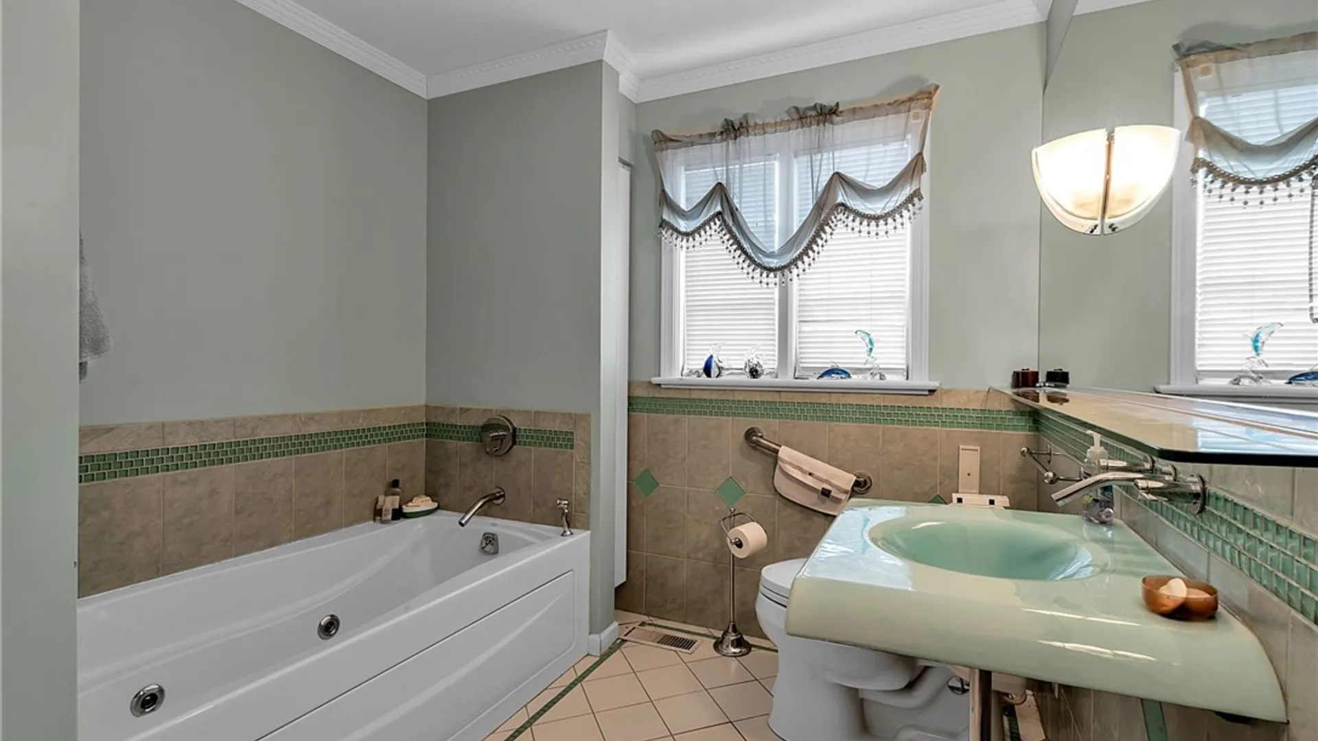 Property at 75 Nottingham Terrace, Buffalo, NY 14216 25