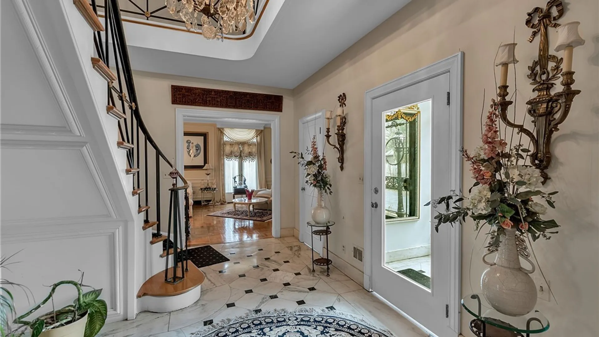 Property at 75 Nottingham Terrace, Buffalo, NY 14216 4