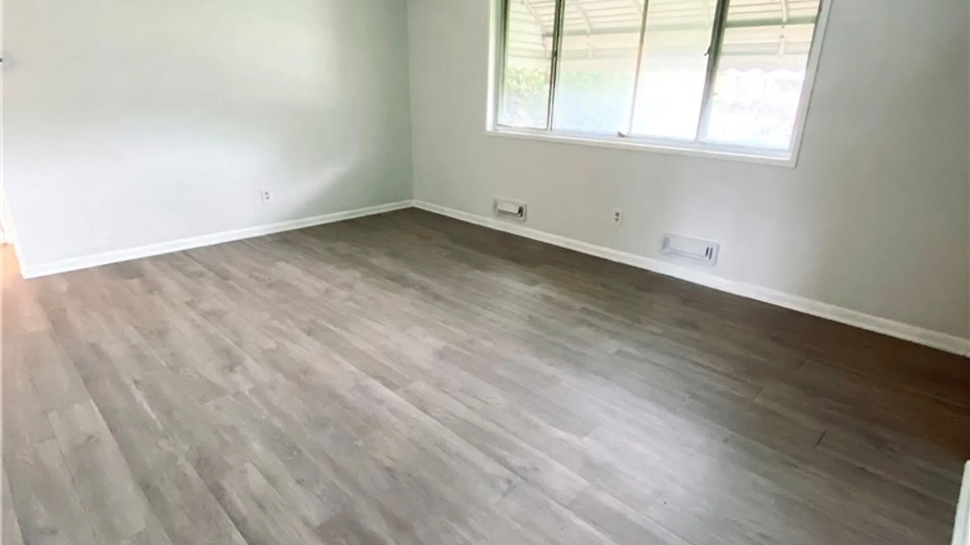 Property at 75 Beach Road, Cheektowaga, NY 14225 4