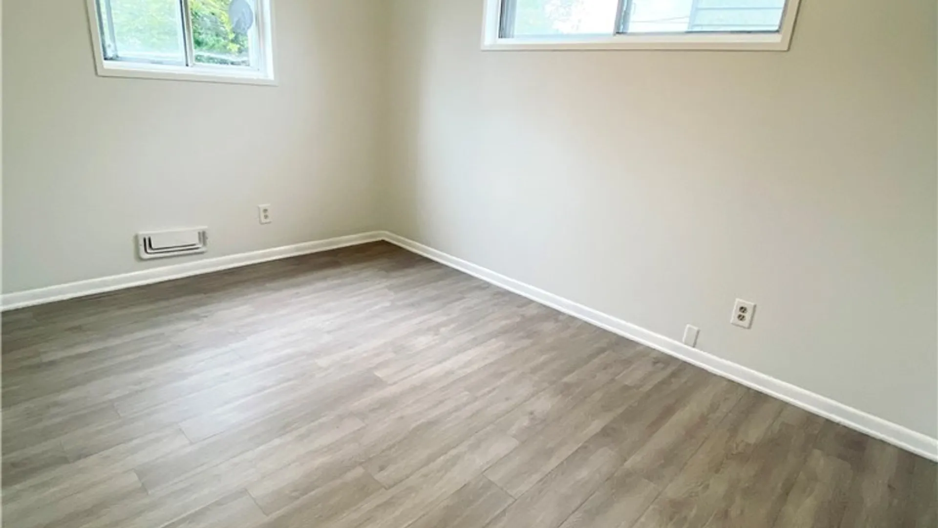 Property at 75 Beach Road, Cheektowaga, NY 14225 6