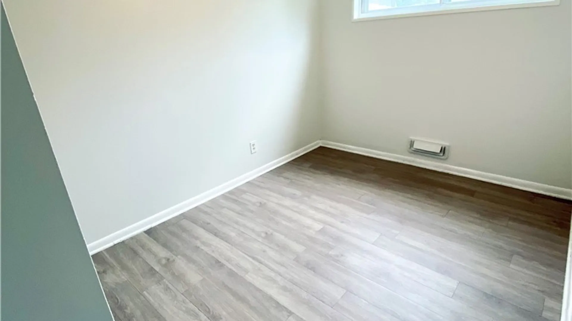 Property at 75 Beach Road, Cheektowaga, NY 14225 7