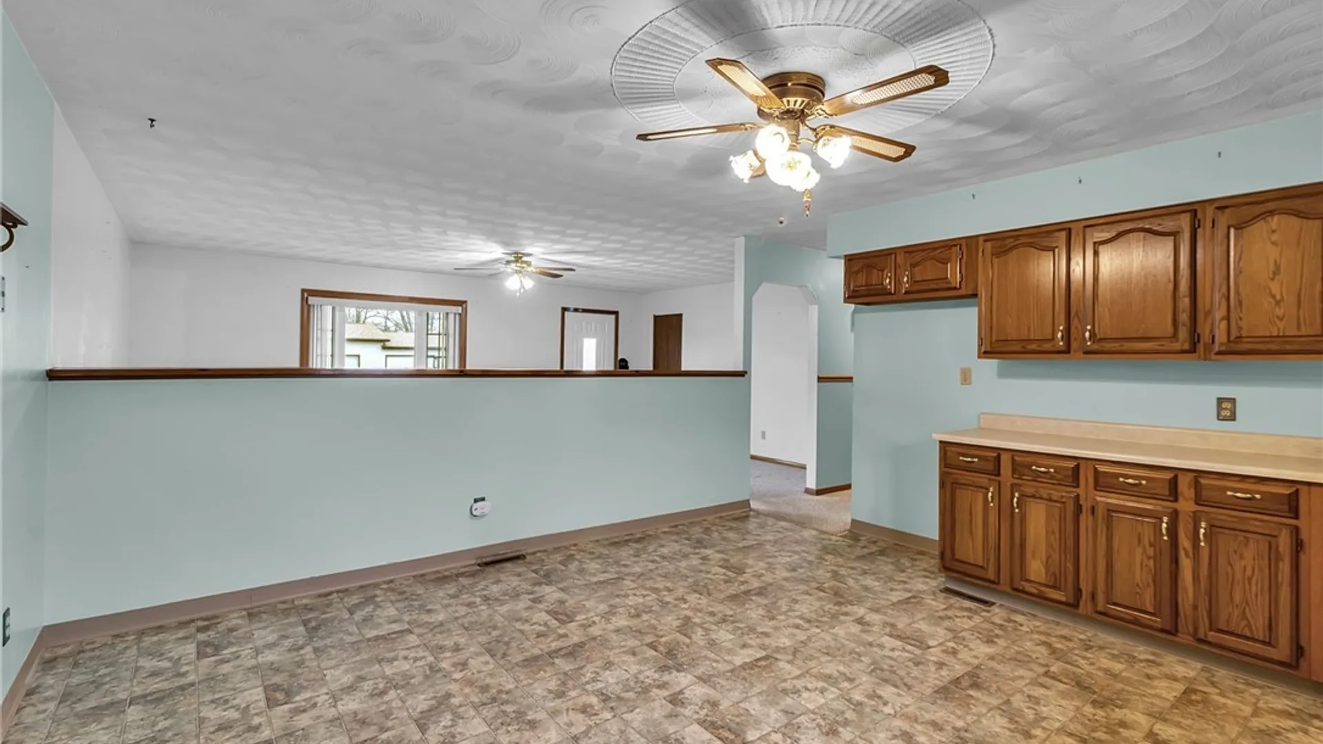 Property at 4555 Chester Avenue, Niagara, NY 14305 12