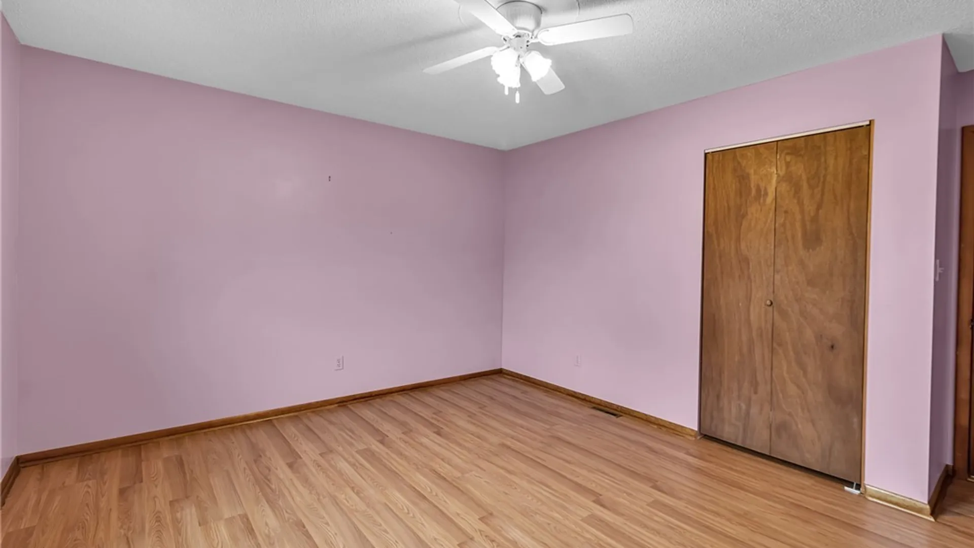 Property at 4555 Chester Avenue, Niagara, NY 14305 16