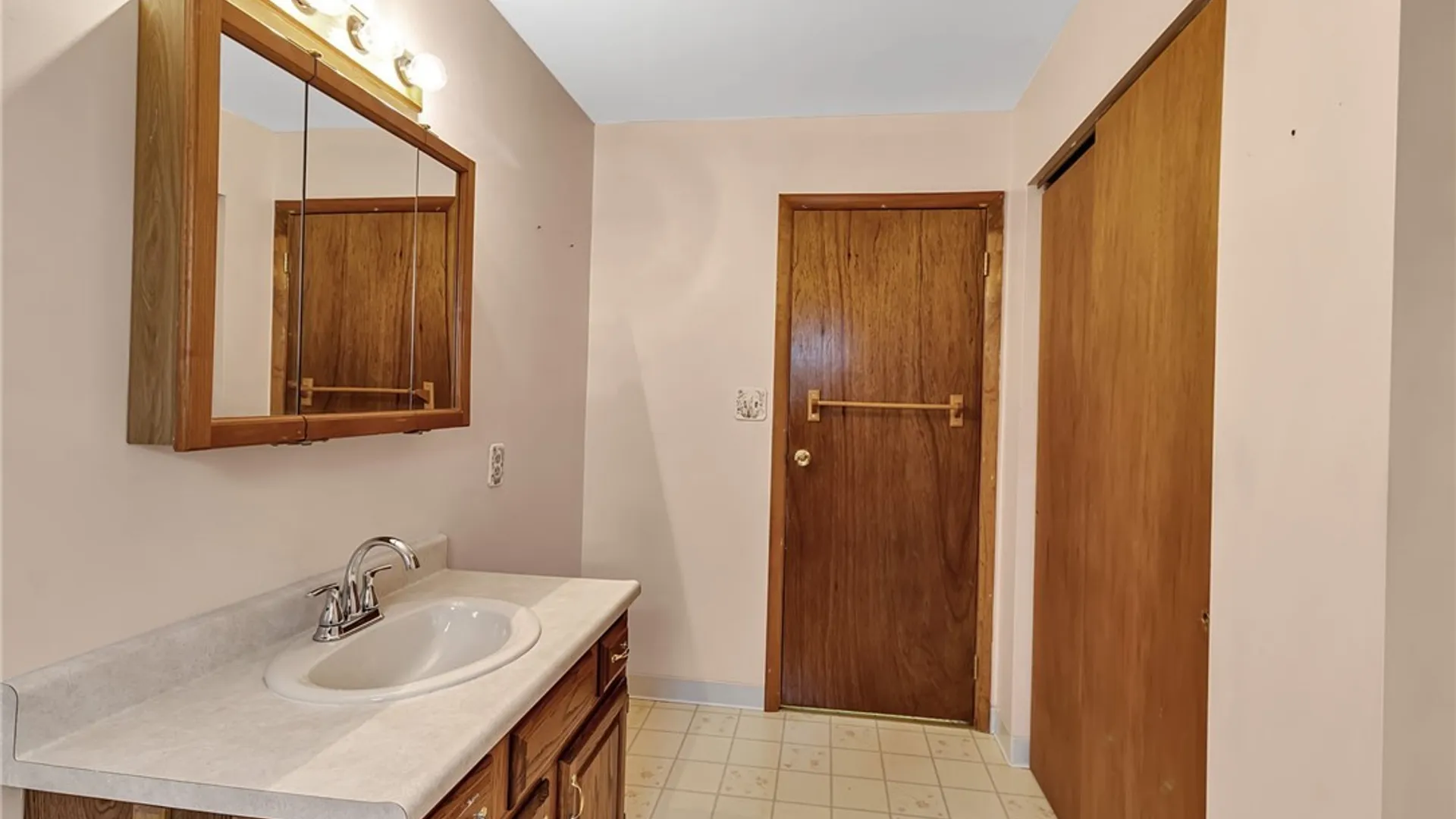 Property at 4555 Chester Avenue, Niagara, NY 14305 22