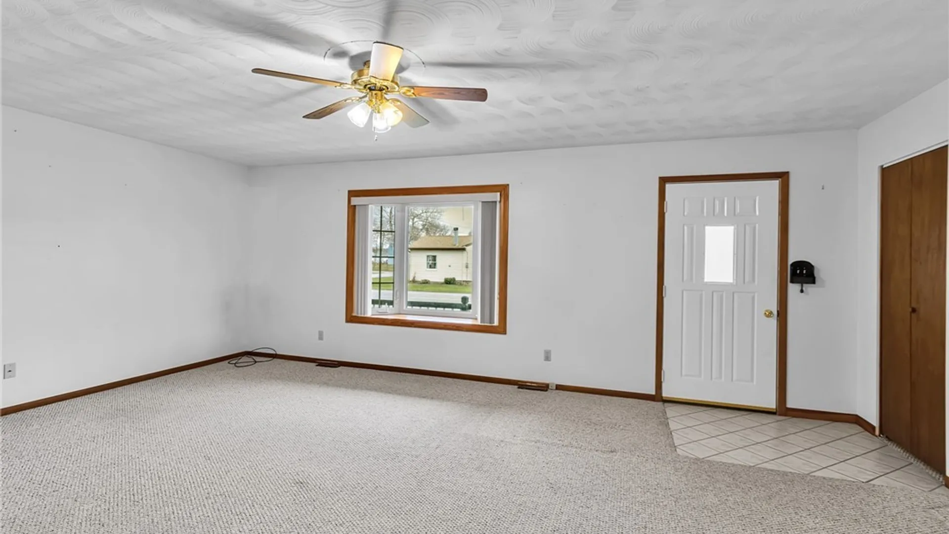 Property at 4555 Chester Avenue, Niagara, NY 14305 5