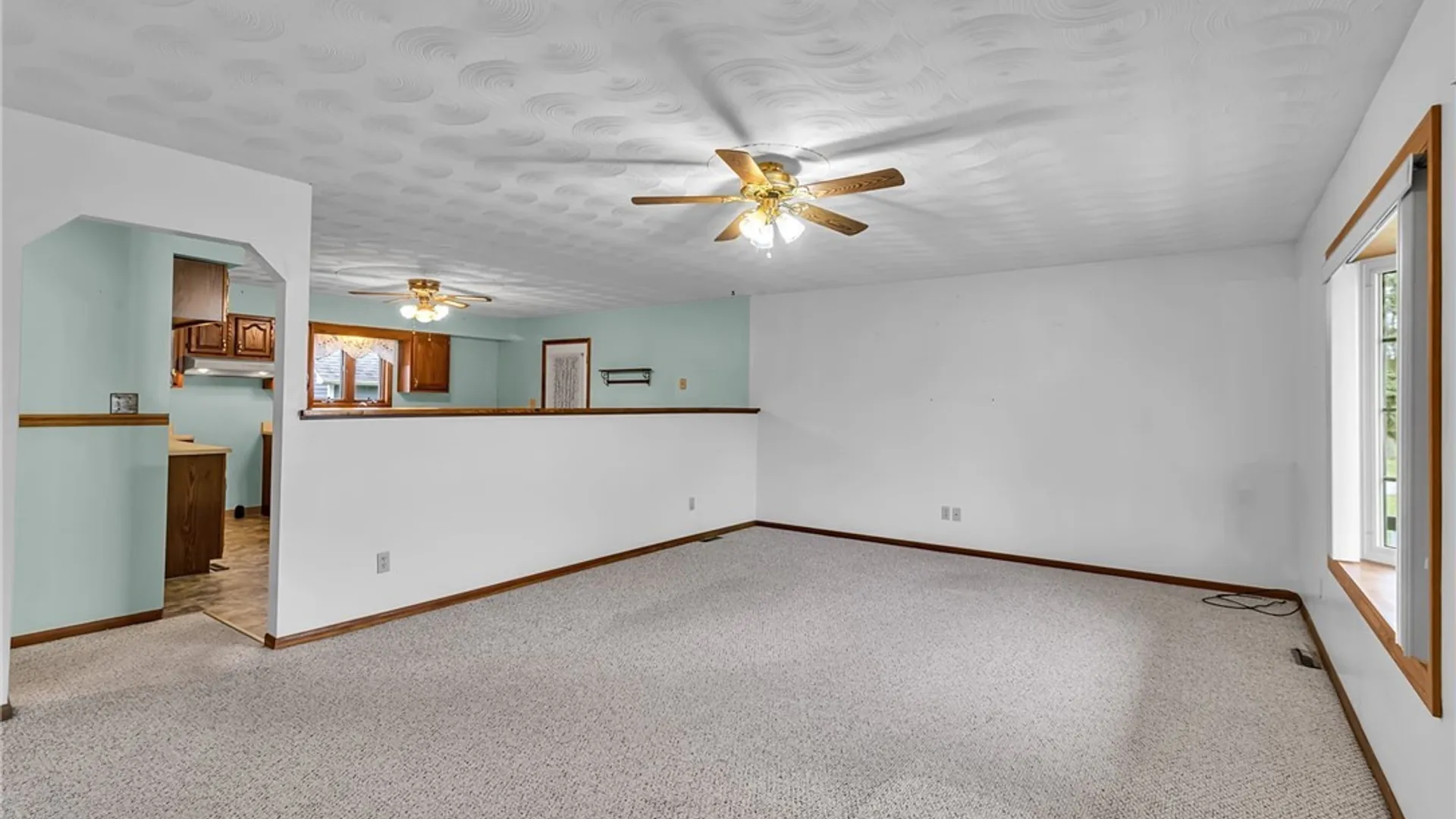 Property at 4555 Chester Avenue, Niagara, NY 14305 8
