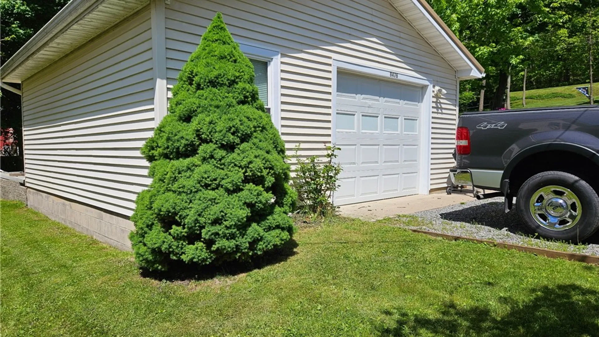 Property at 8476 Harvard Street, Richmond, NY 14471 3