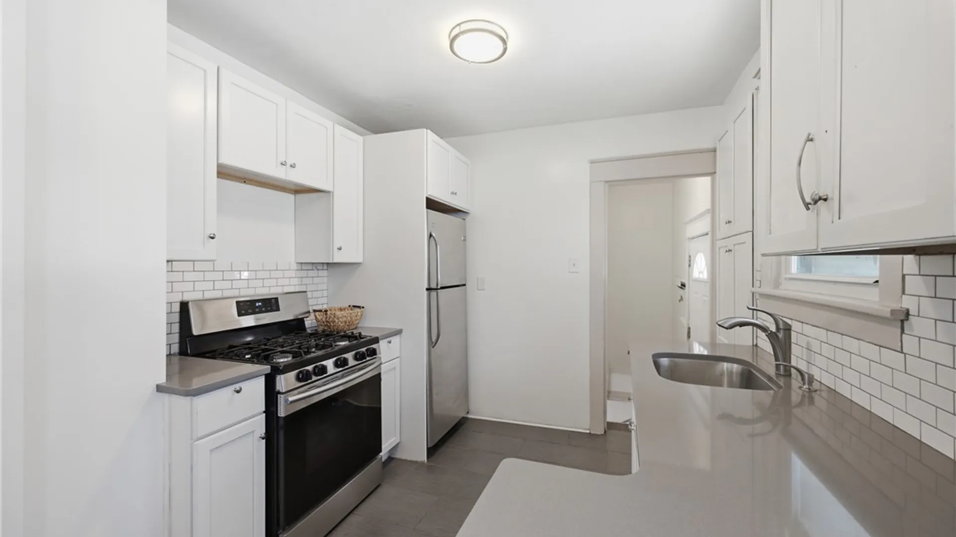 Property at 419 Tremont Avenue, Tonawanda, NY 14217 8