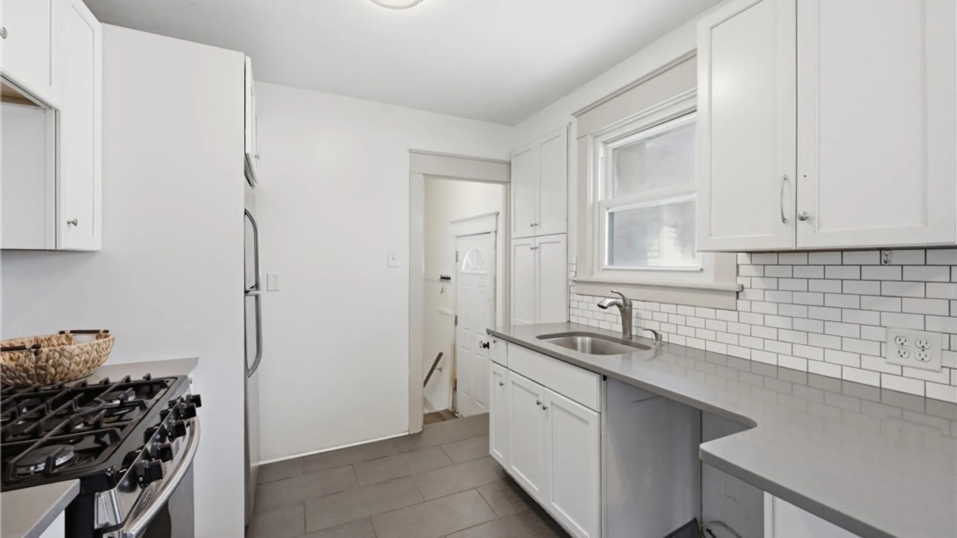 Property at 419 Tremont Avenue, Tonawanda, NY 14217 9