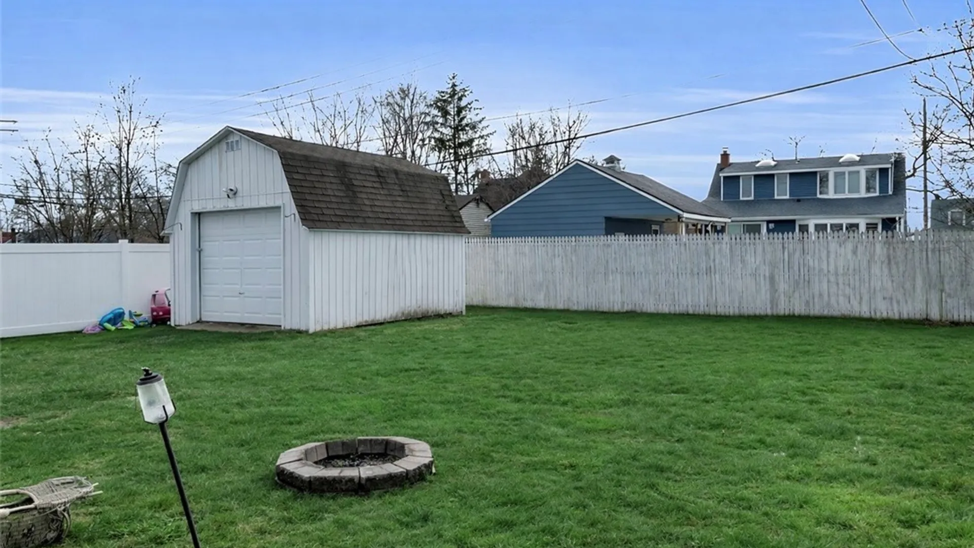 Property at 185 Lochland Drive, Cheektowaga, NY 14225 2