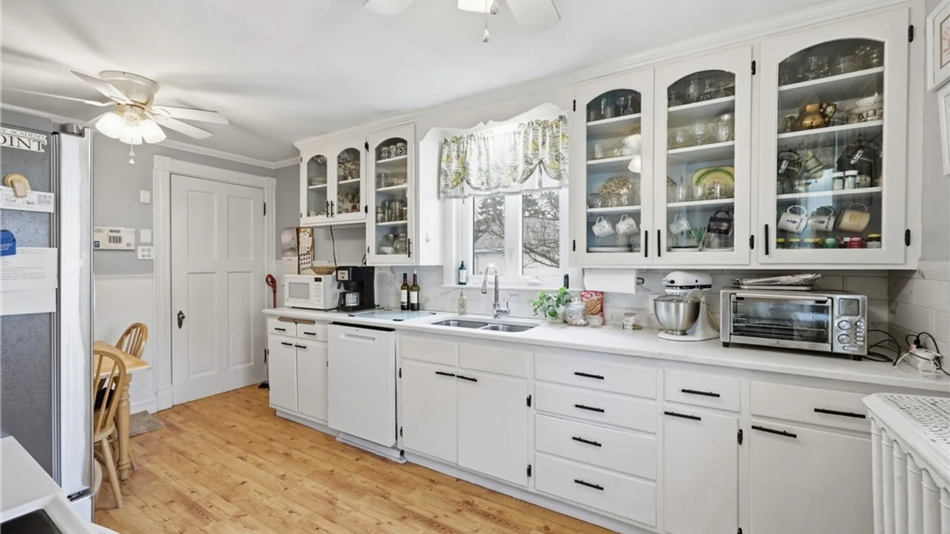 Property at 4140 Lewiston Road, Niagara Falls, NY 14305 3