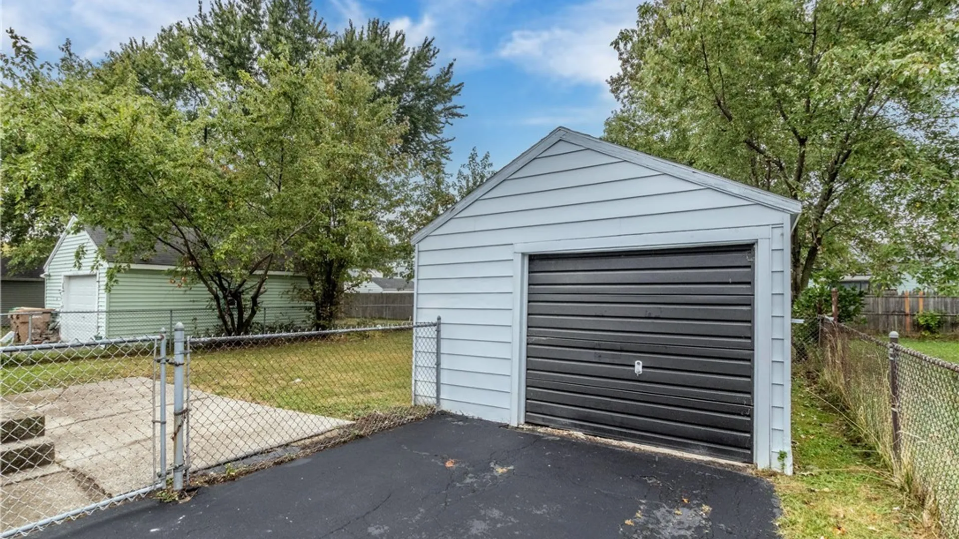 Property at 226 Westbrook Drive, Cheektowaga, NY 14225 10