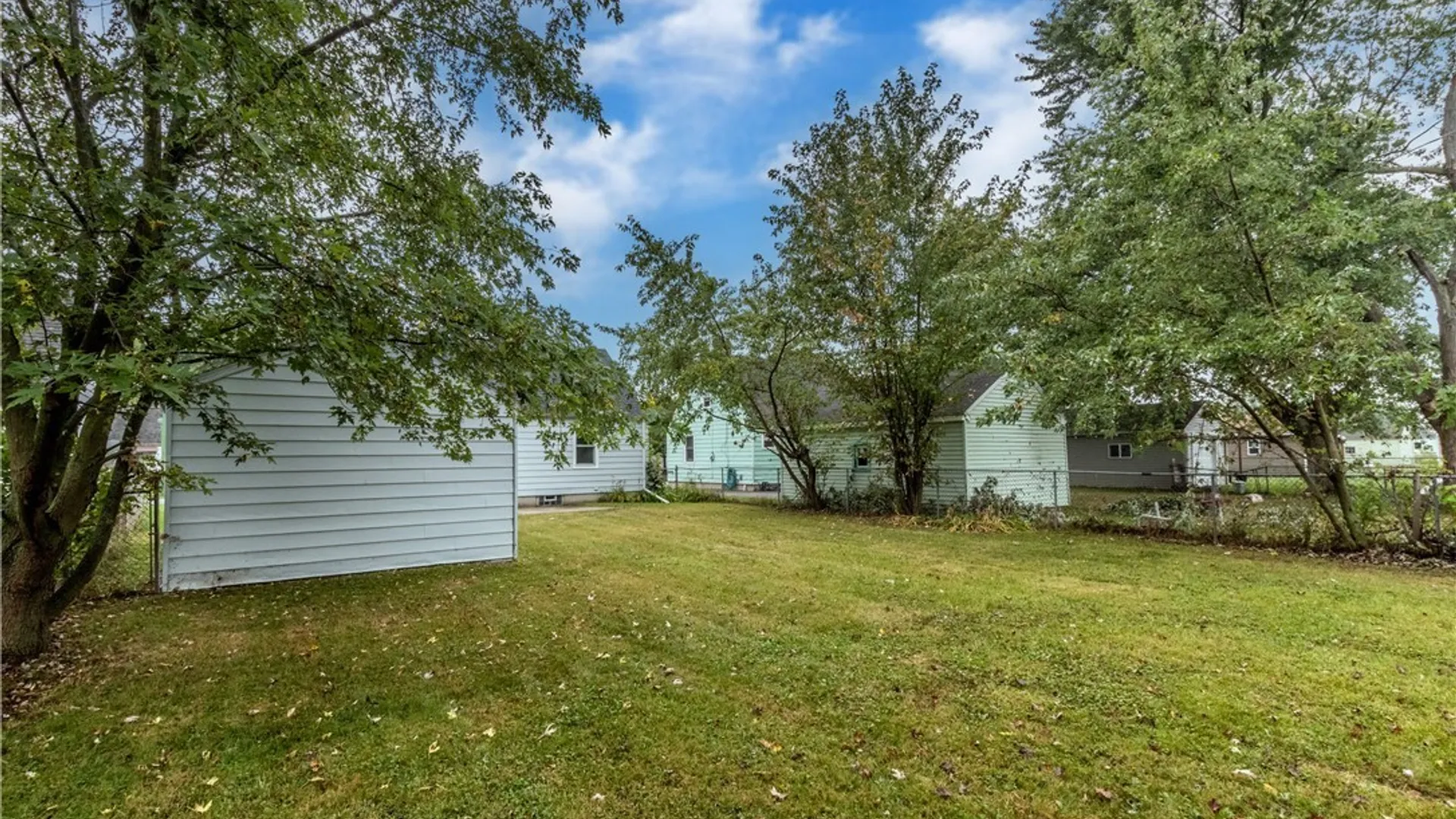 Property at 226 Westbrook Drive, Cheektowaga, NY 14225 12