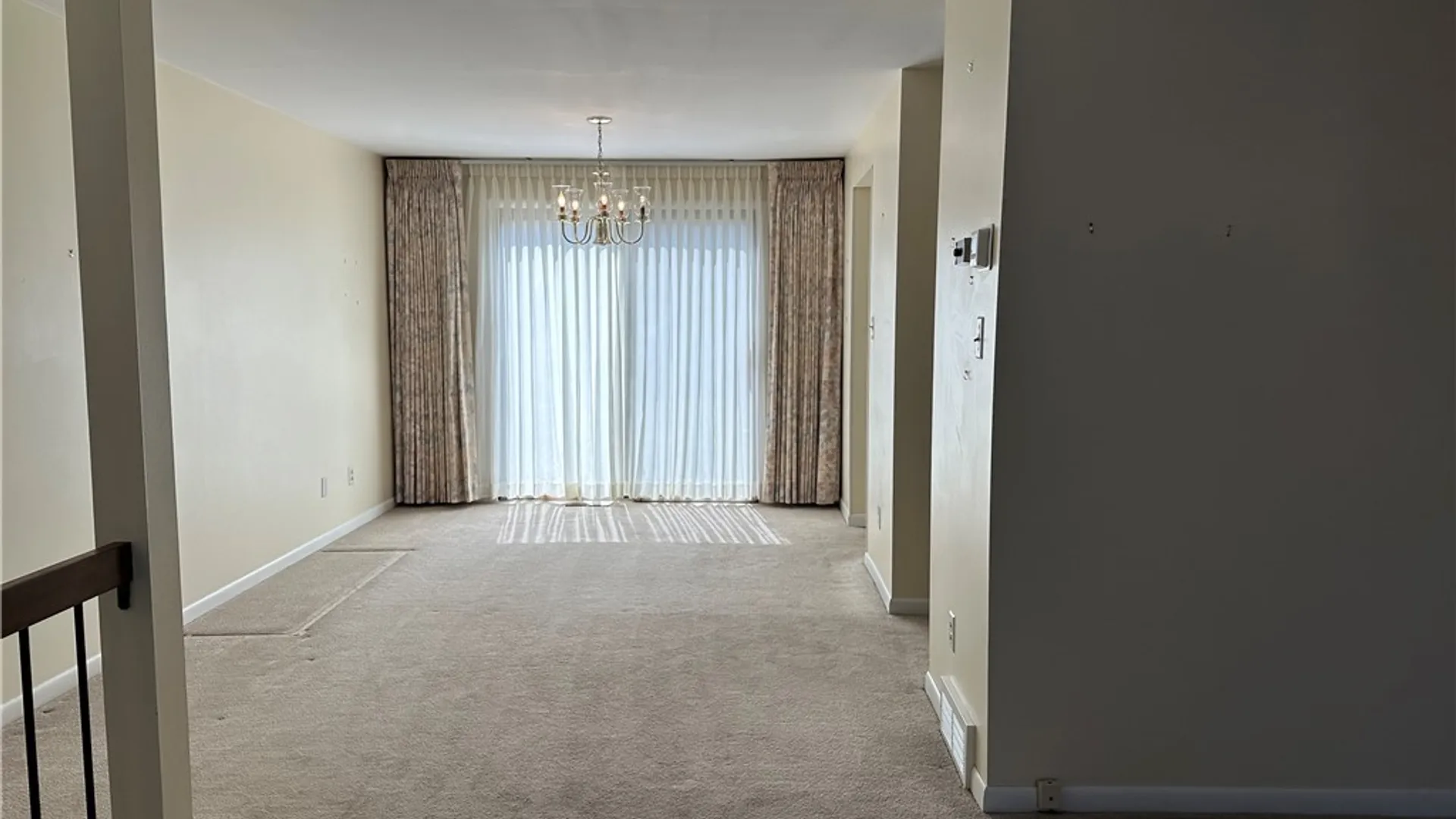 Property at 304 Charlesgate Circle, Amherst, NY 14051 10