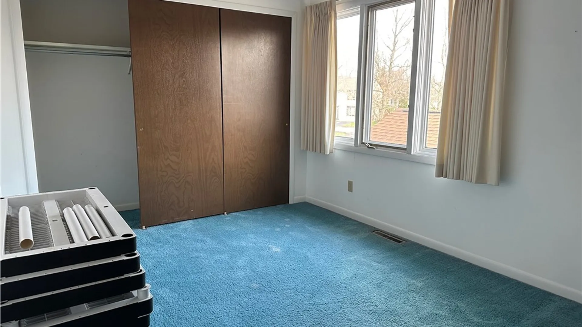 Property at 304 Charlesgate Circle, Amherst, NY 14051 21