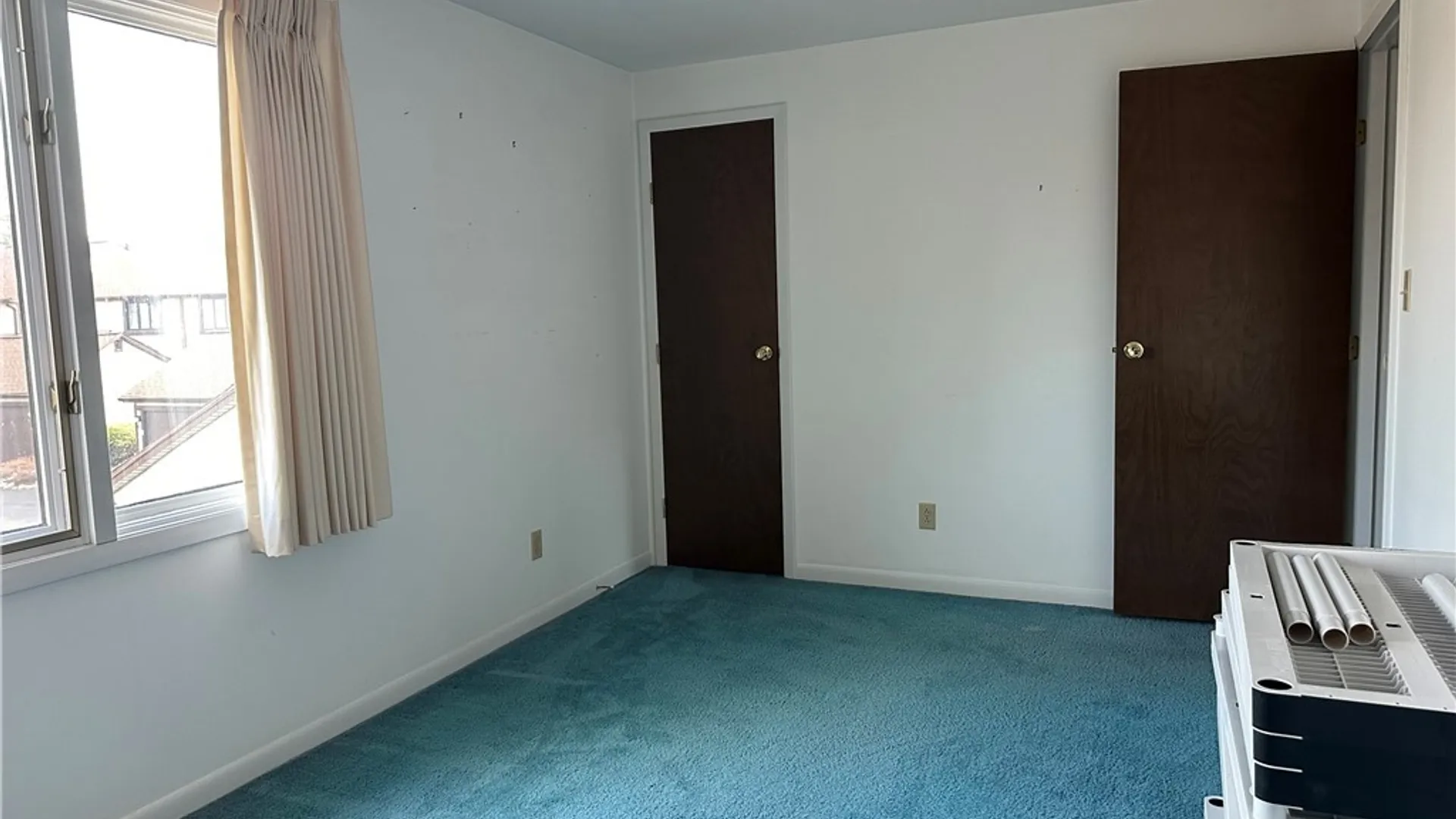 Property at 304 Charlesgate Circle, Amherst, NY 14051 22