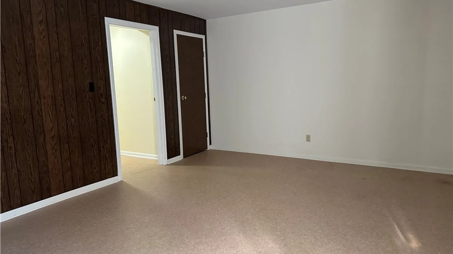 Property at 304 Charlesgate Circle, Amherst, NY 14051 24