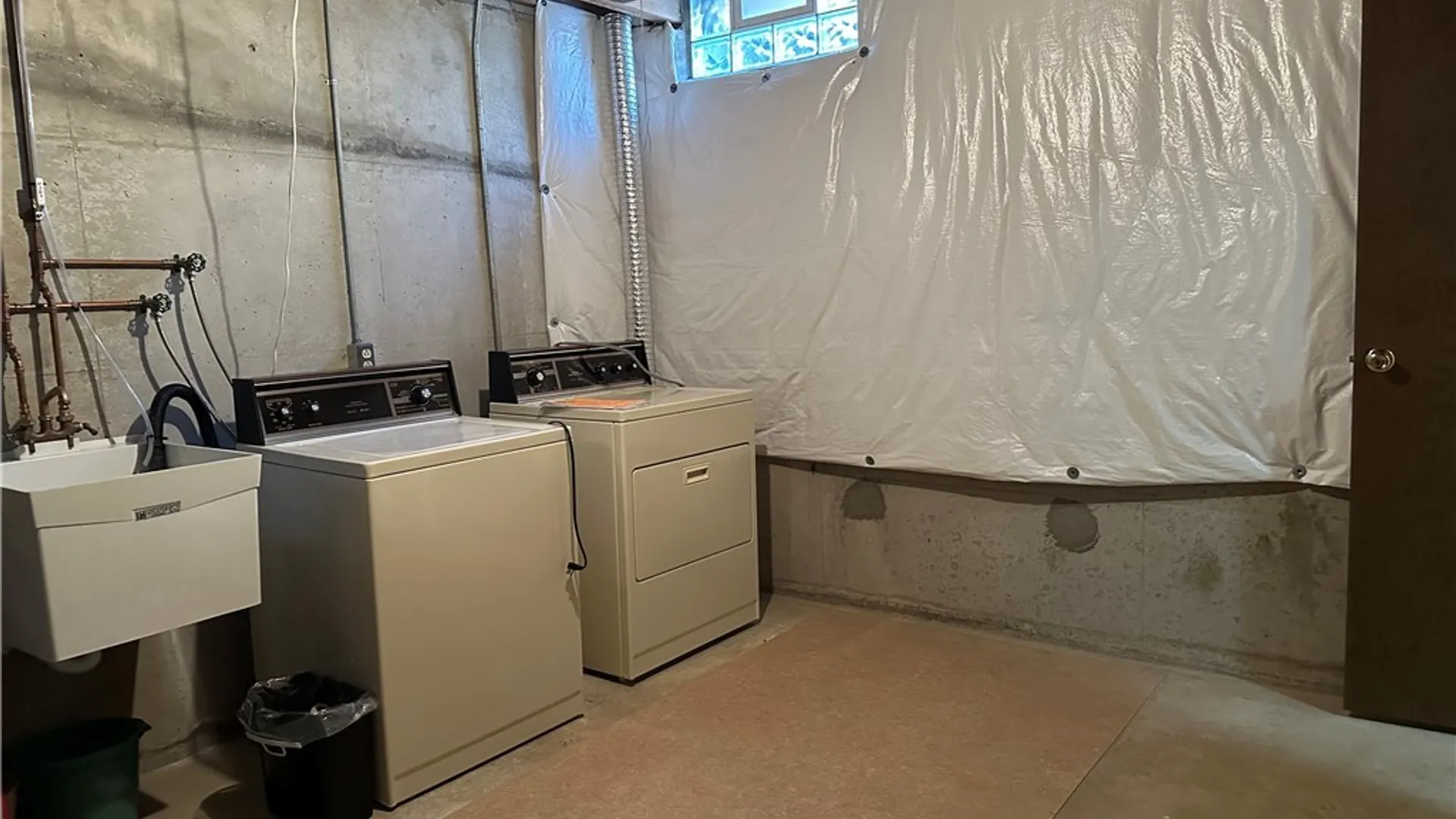 Property at 304 Charlesgate Circle, Amherst, NY 14051 26