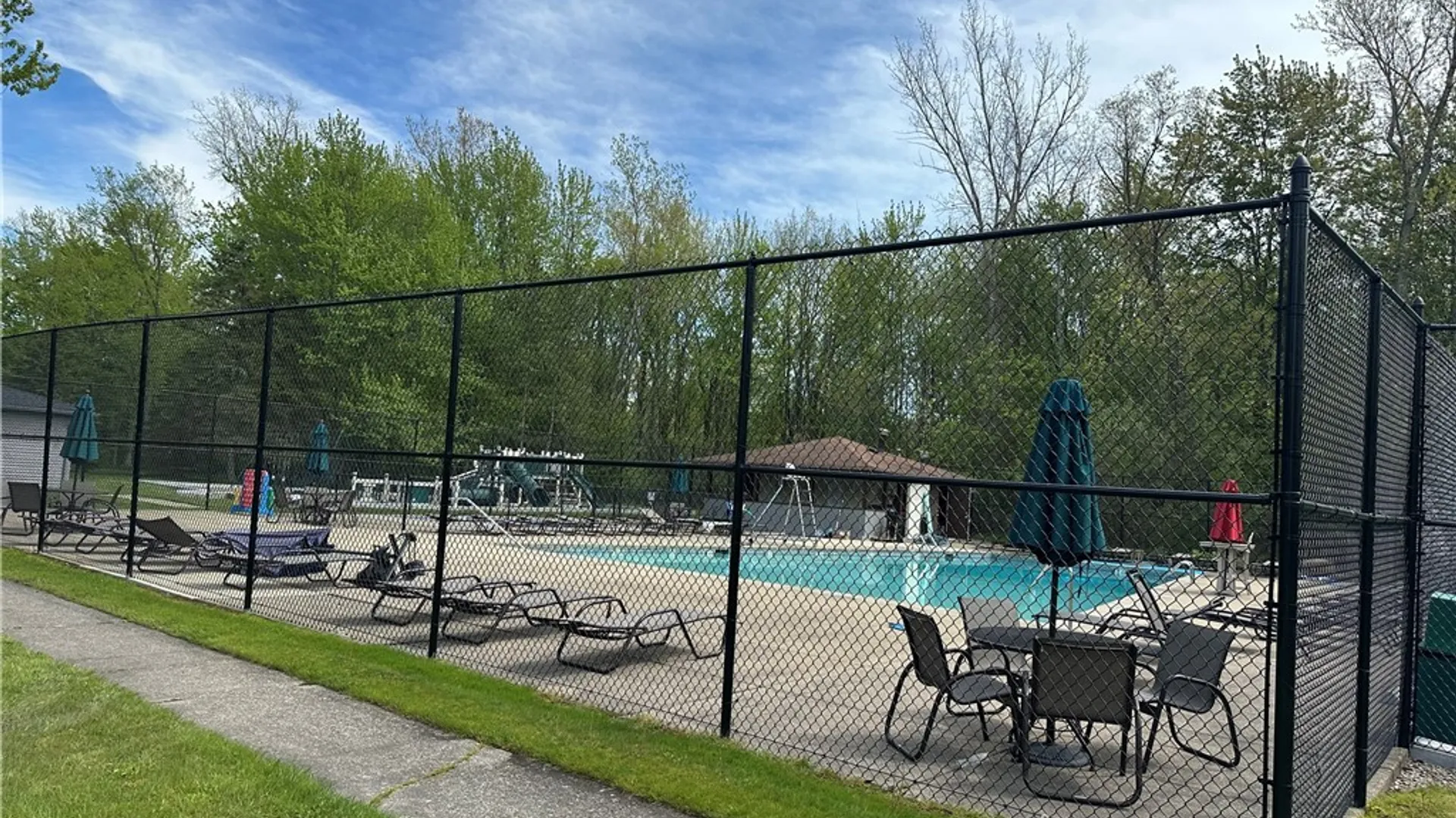 Property at 304 Charlesgate Circle, Amherst, NY 14051 31