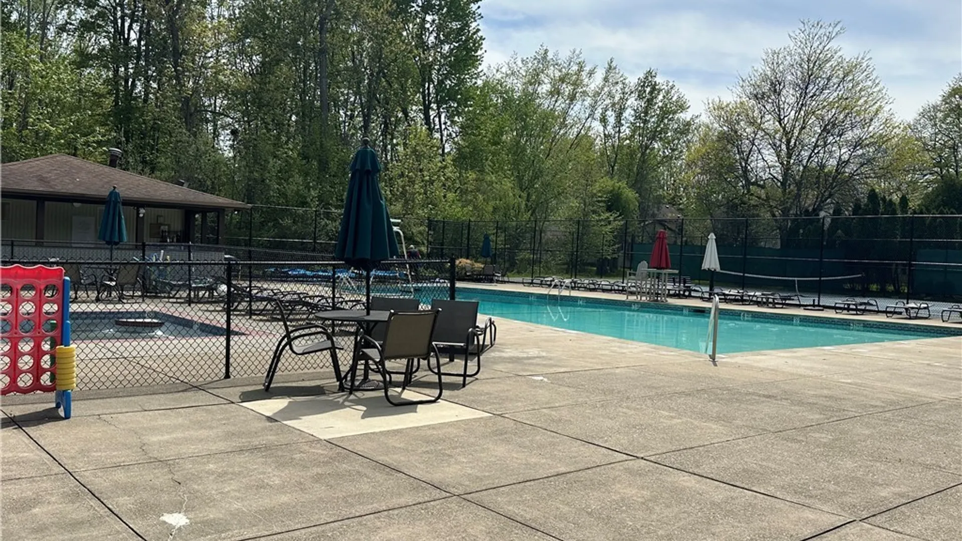 Property at 304 Charlesgate Circle, Amherst, NY 14051 33