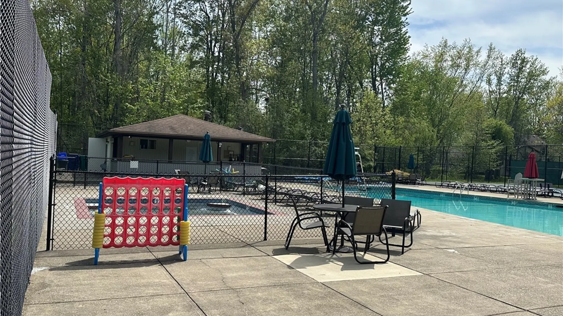 Property at 304 Charlesgate Circle, Amherst, NY 14051 35