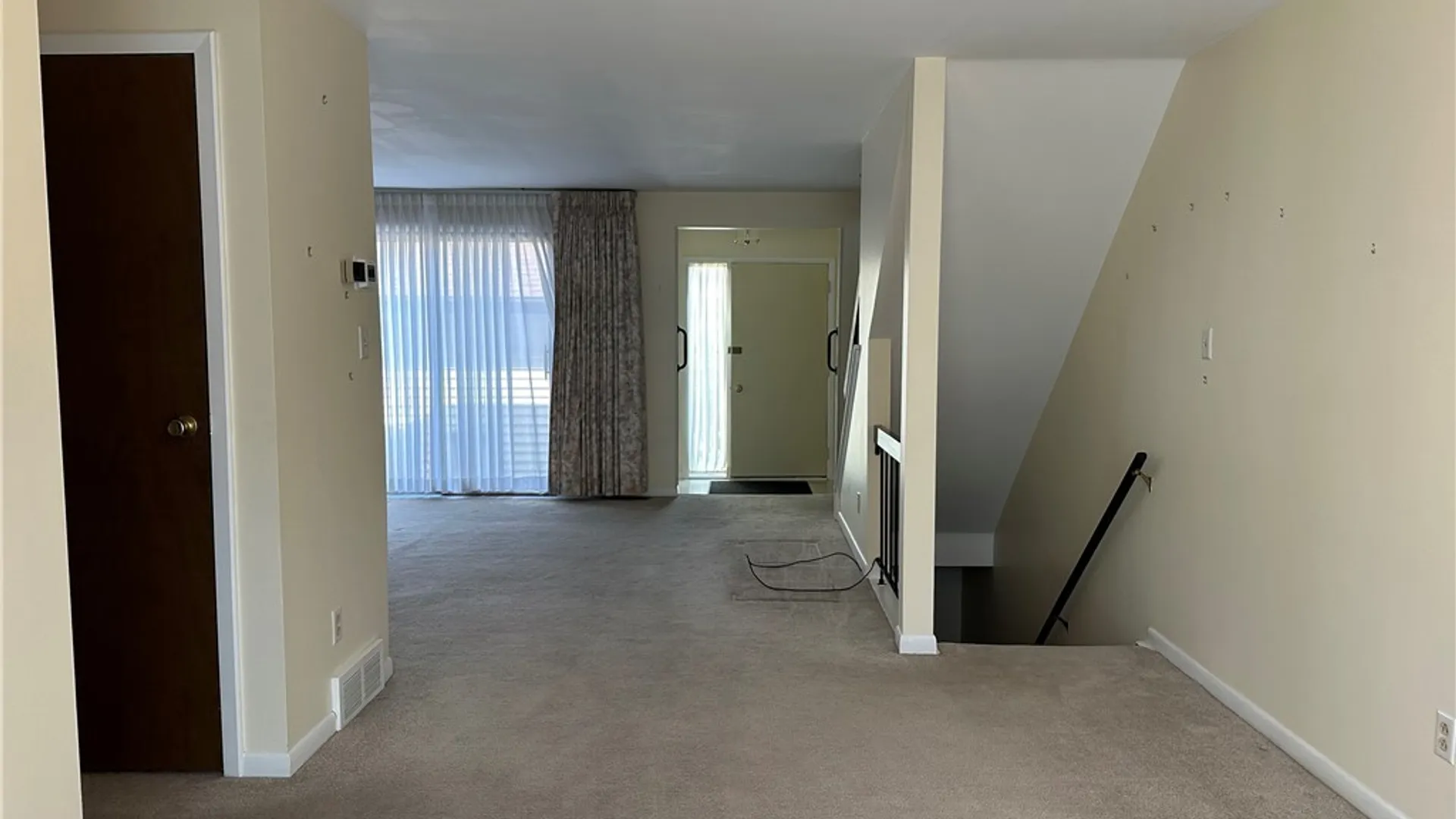 Property at 304 Charlesgate Circle, Amherst, NY 14051 8