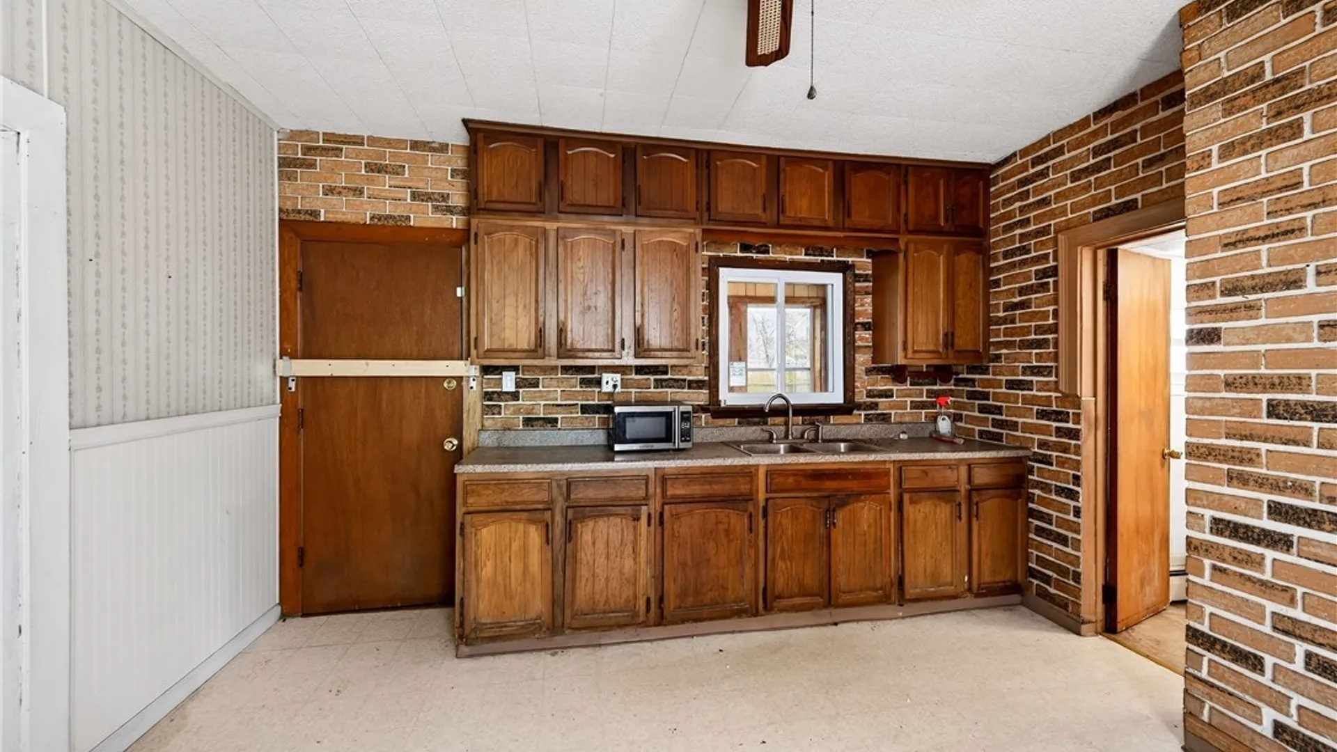 Property at 70 Reservation Street, Buffalo, NY 14207 15