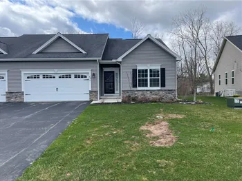 Property at 43 Spotts Cir, Riga, NY 14428
