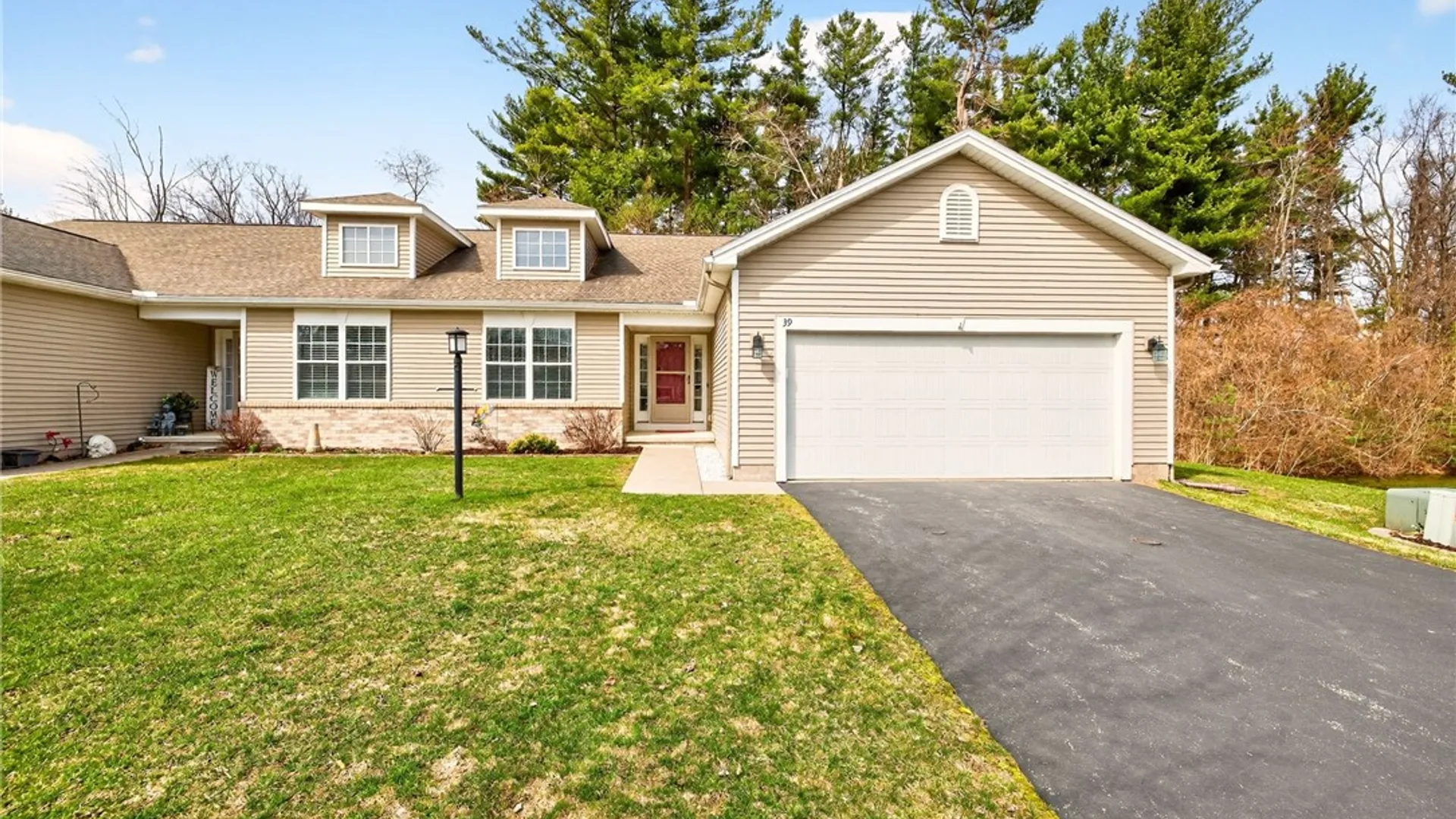 Property at 39 Angela Villa Lane, Greece, NY 14626 2
