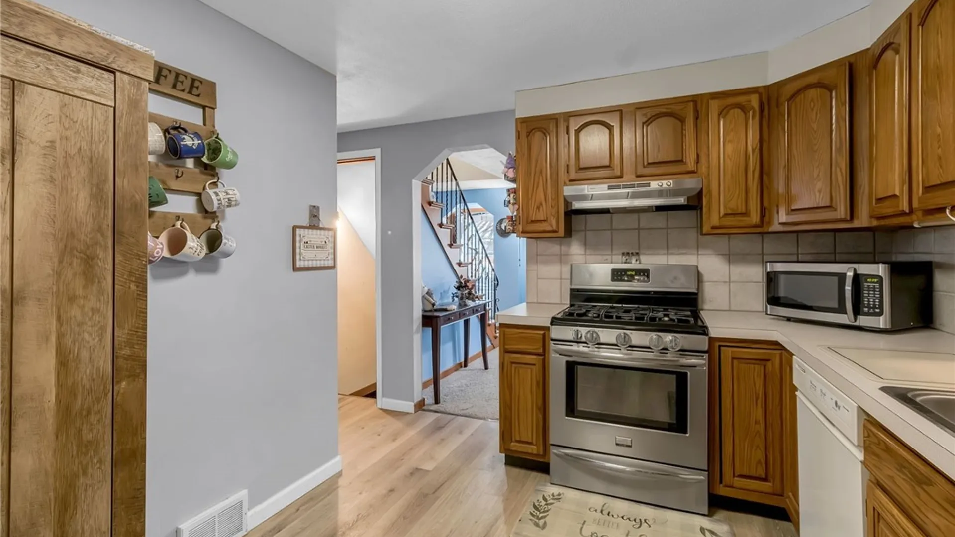 Property at 39 Airview Terrace, Cheektowaga, NY 14043 14