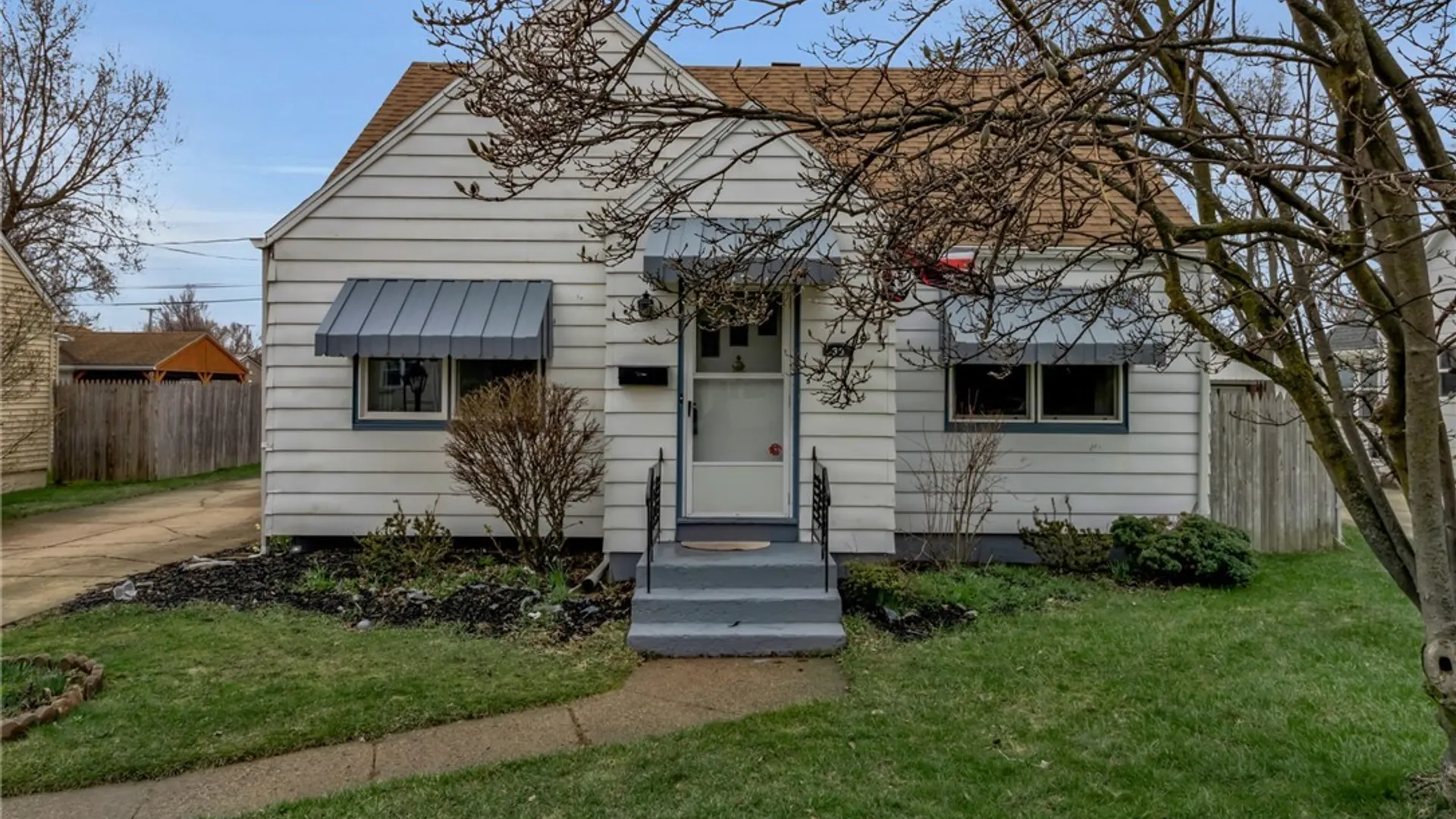 Property at 39 Airview Terrace, Cheektowaga, NY 14043 2