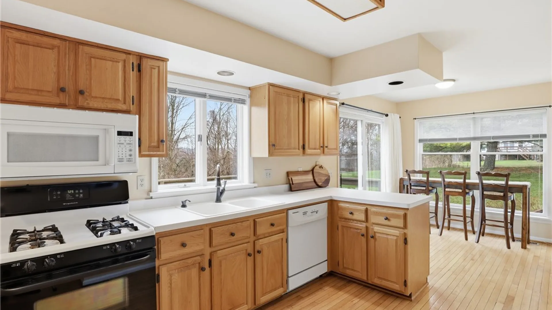 Property at 10 Brookline Avenue, Victor, NY 14564 10