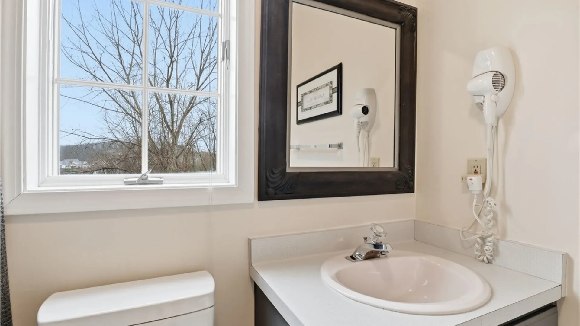 Property at 10 Brookline Avenue, Victor, NY 14564 32