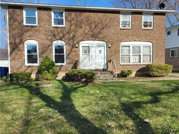 Property at 114 Summerset Lane, Amherst, NY 14228