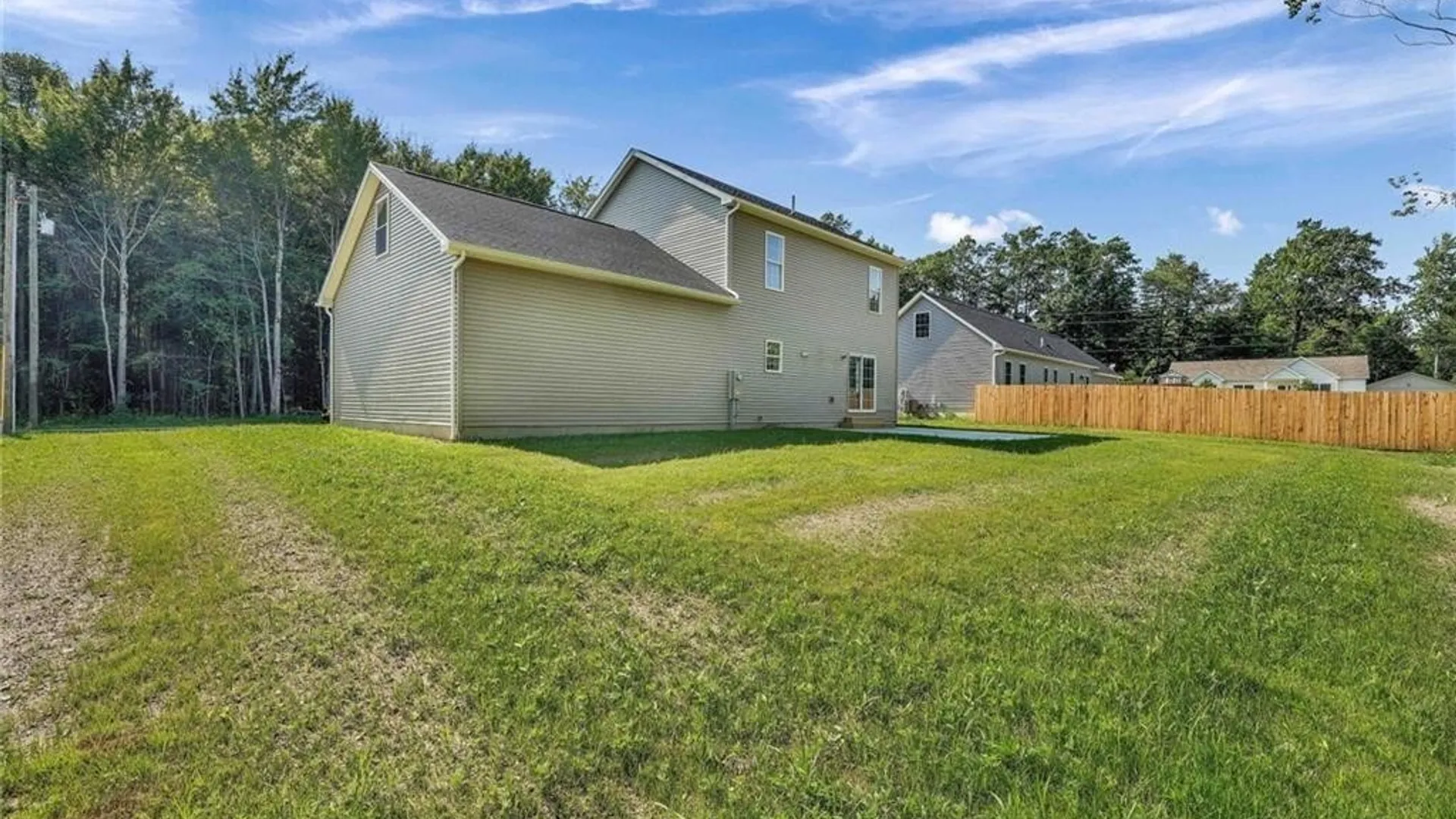 Property at 26 Rosalind Dr, Evans, NY 14006 11