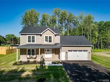 Property at 26 Rosalind Dr, Evans, NY 14006