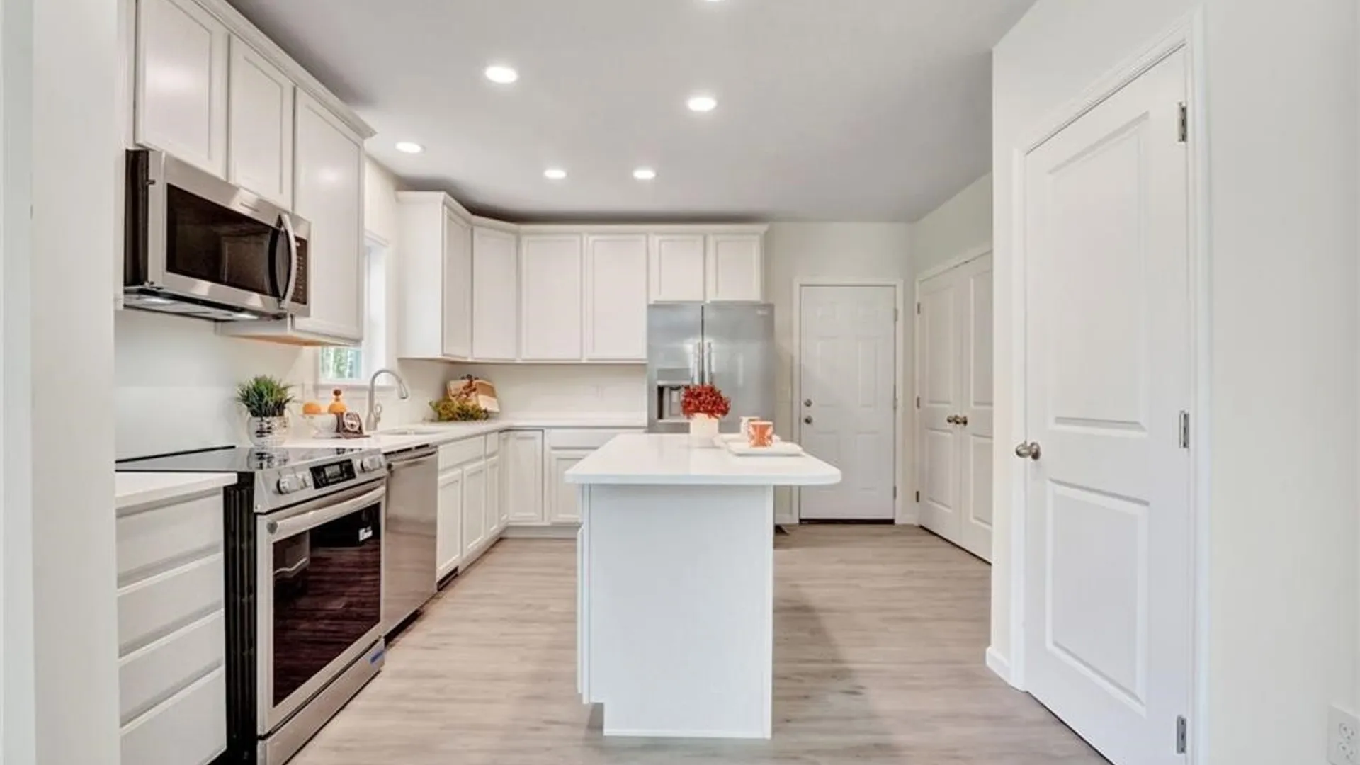 Property at 26 Rosalind Dr, Evans, NY 14006 20