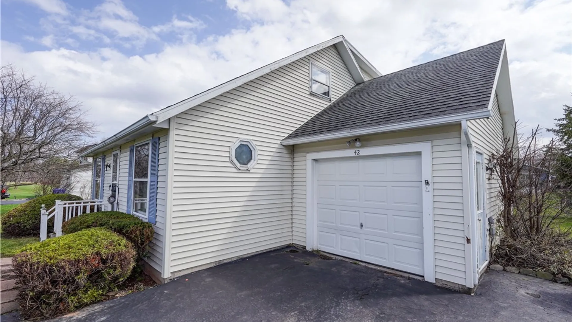 Property at 42 Woodstock Lane, Clarkson, NY 14420 4